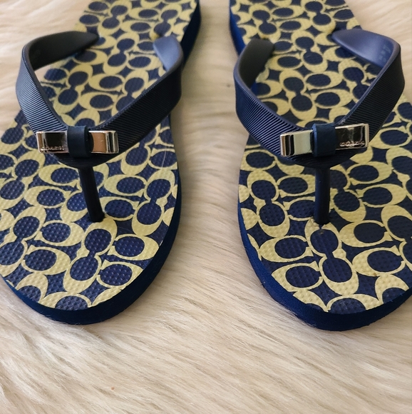 Coach Flip Flops - Picture 2 of 4